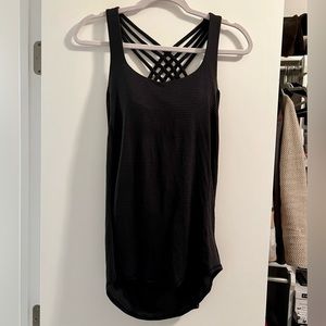 Lululemon tank w/ built in bra